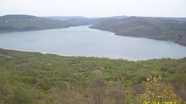 Язовир „Александър Стамболийски“ прелива със 130 куб. м в секунда