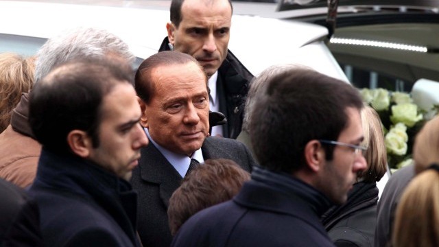 Снимка: Берлускони на 3-часов разпит за изнудване от мафията