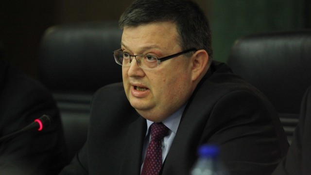 Снимка: Издателят на ПИК даде 