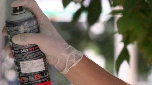 Снимка: Три начина да почистим фасадите на сгради от грозни надписи