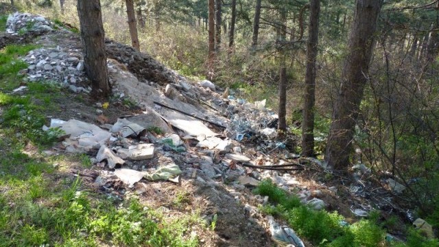 Снимка: Замърсяване в Сливенския Балкан
