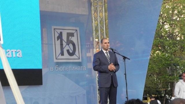 Снимка: Цветанов в Неделино: ГЕРБ заслужава да управлява заради децата