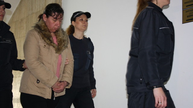 Снимка: Обвинената в убийството на 8-годишната Алекс от Поморие застана пред съда