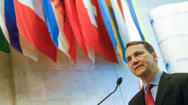 Полският външен министър Радослав Сикорски заяви че се надява президентът