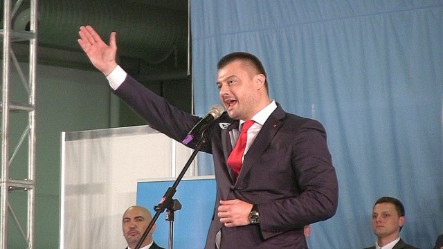Снимка: Медиите пристанаха на Бареков преди евровота