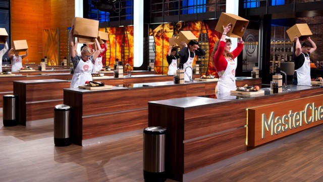 Рибай стeк и традиционна лучена манджа предизвикват готвачите в MasterChef