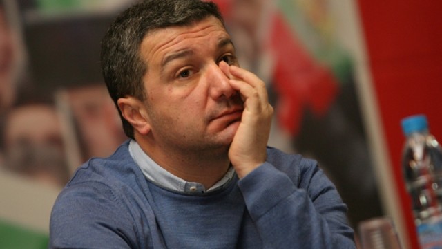 Снимка: Драгомир Стойнев: Удрят мен, за да отслабят БСП преди изборите