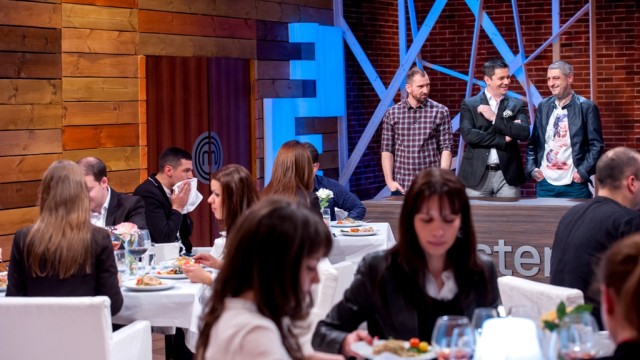 Саботаж и шоколадови съкровища елиминират един в MasterChef 