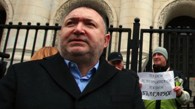 Снимка: Кметът на Карлово на съд заради общинско партньорство с Христо Ковачки