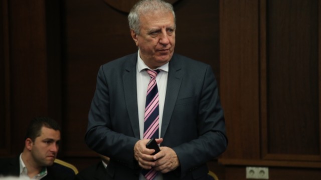 Снимка: Александър Томов влиза в президентската битка с формула за вдигане на доходите