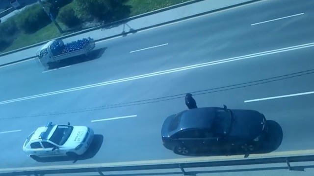 Снимка: Проверяват за корупция столични полицаи, заснети в клип