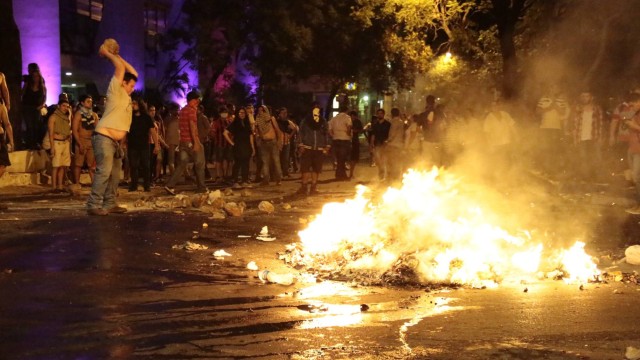 Снимка: Размирици избухнаха в Парагвай заради промяна в конституцията 