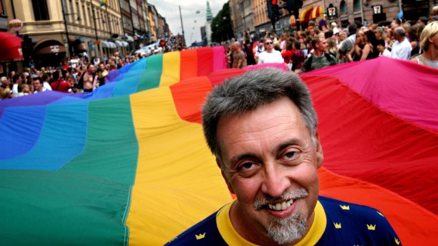 Снимка: Почина създателят на знамето символ на гей движението 