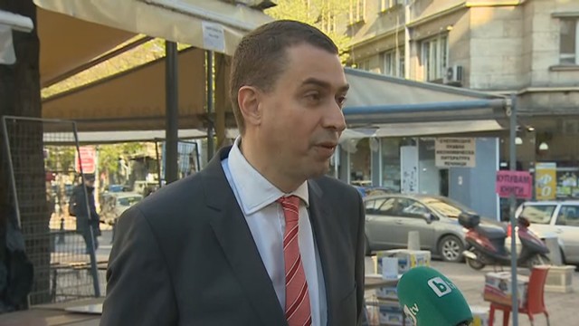 Снимка: Арх. Здравко Здравков за дърветата на пл. „Славейков“ и бъдещето на книжния пазар