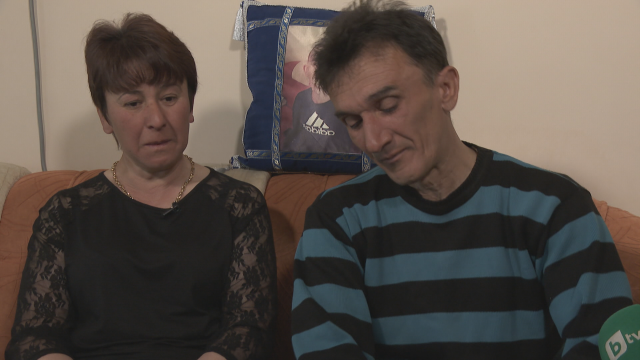 Снимка: Родители на починало от рак момче дариха събраните за него средства