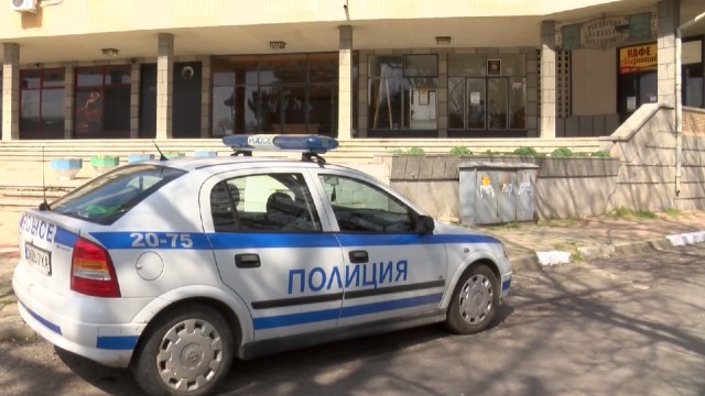 Снимка: Убиха жена пред дома ѝ в село Гаврилово