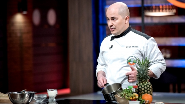 Първият български представител в кулинарните Оскари – Chef Петър Николов, приготвя десерт със соев сос в MasterChef