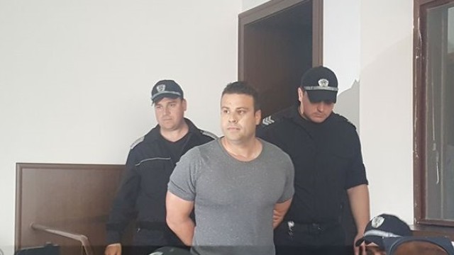 Снимка: Оставиха в арест шефа на РУ Раковски Георги Илиев