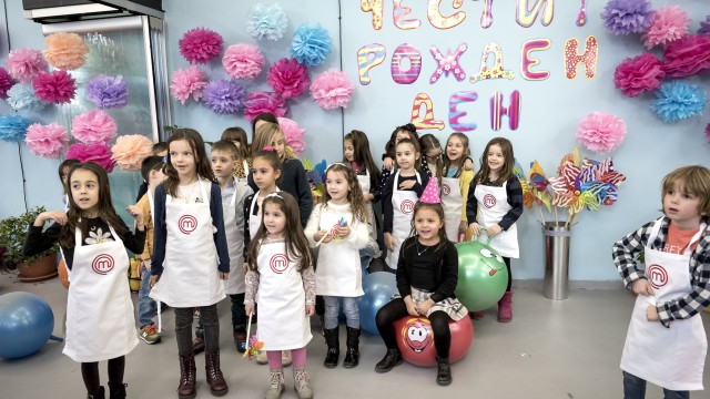 Гладиатори готвят за детски рожден ден в MasterChef довечера от 21:00 часа 