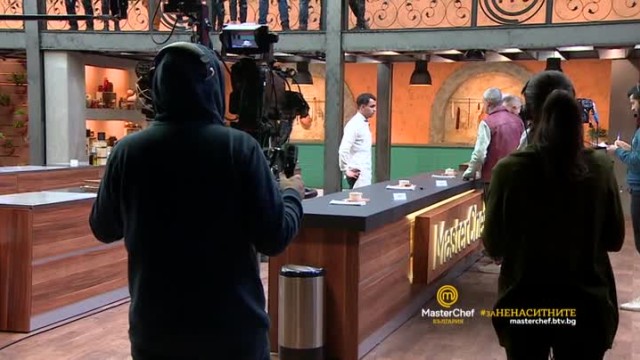 На гости зад кулисите на MasterChef. Кухнята гори!