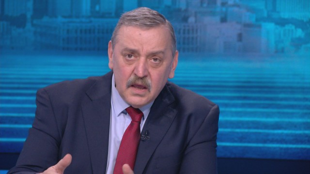 Снимка: Проф. Тодор Кантарджиев: Берем плодовете на масовите събирания и абитуриентските балове