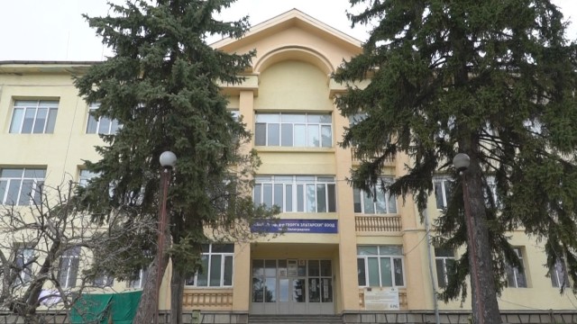 Снимка: Част от подалите оставки лекари се върнаха в болницата в Белоградчик 