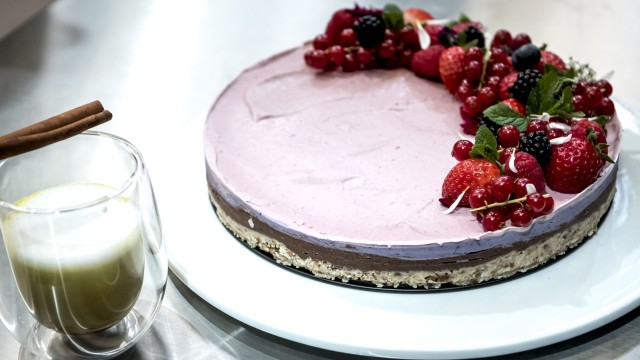 Снимка: Най-яката торта за Цветница с шоколад - на шеф Силвена Роу (РЕЦЕПТА)