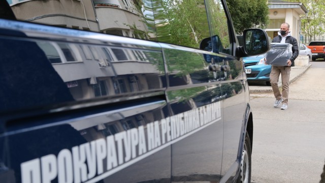 Снимка: Обиск в офиса на фирмата, внедрила системата за разпределение на дела  