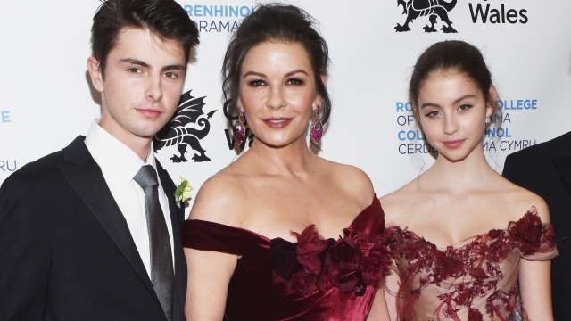 карис зита дъглас