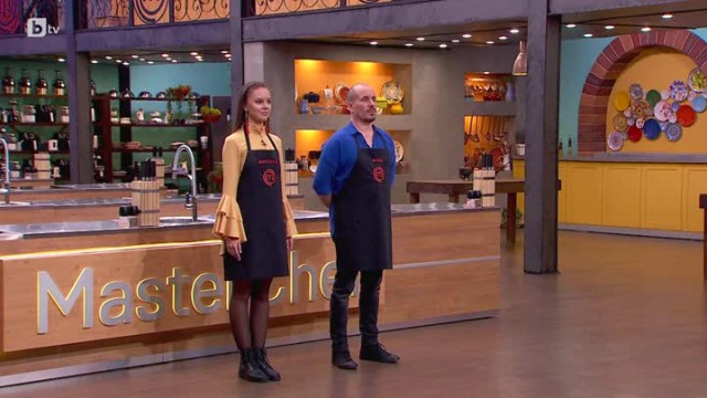 Виктория или Алекс - един от тях ще напусне MasterChef