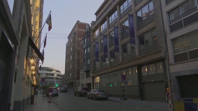 Снимка: Обиск в централата на ЕНП: Разследването е срещу корупция на член от партията