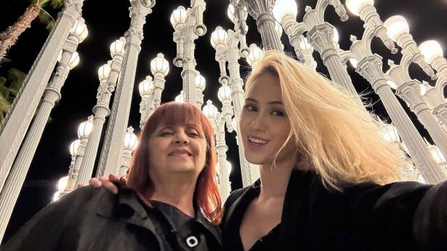 Снимка: Дъщеря за пример: Мария Бакалова заведе майка си на вълшебно място (СНИМКИ)