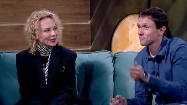 Снимка: Стефания Колева за новия им спектакъл с Деян Ангелов: Аз съм гадателка (ВИДЕО)