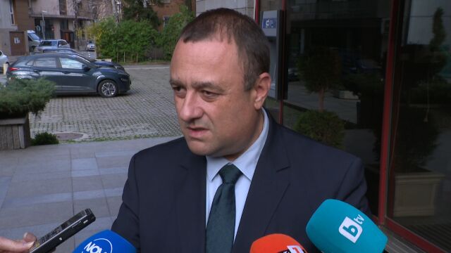 Снимка: Заради неподписани договори миналата година е забавен основният ремонт на пътя, на който загина 12-годишната Сияна 