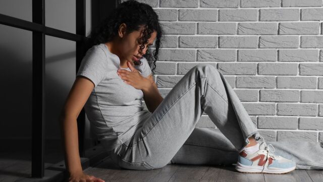 Снимка: Болка в гърдите: Как да различим инфаркта от паник атаката?