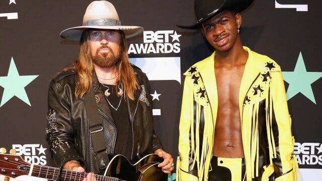 Снимка: Рапърът Lil Nas X е в болница след внезапна парализа на лицето