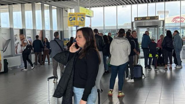 Снимка: След блокираните пътници на летище „Васил Левски“: Мерки за гарантиране на входа и изхода на пасажерите 