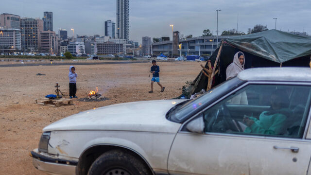 Снимка: Иран удари Израел три пъти в рамките на часове - третата атака дойде след речта на Тръмп