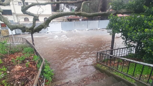 Бедствено положение в Ардино, дъждът откъсна квартал на Бачково