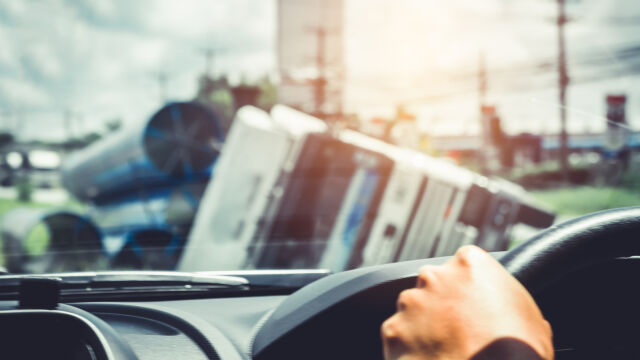 Снимка: Шофьор на камион с 2,49 промила блокира движението по пътя между Видин и с. Рупци