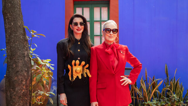 Снимка: Защо Мерил Стрийп целуна охраната си? Феновете ѝ я заобичаха още повече! (ВИДЕО)