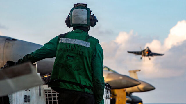 Иран: Свалихме втори американски самолет 