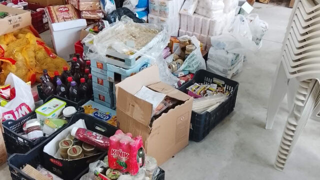 Снимка: Храни с изтекъл срок и без етикети: БАБХ запечата склад в Свиленград