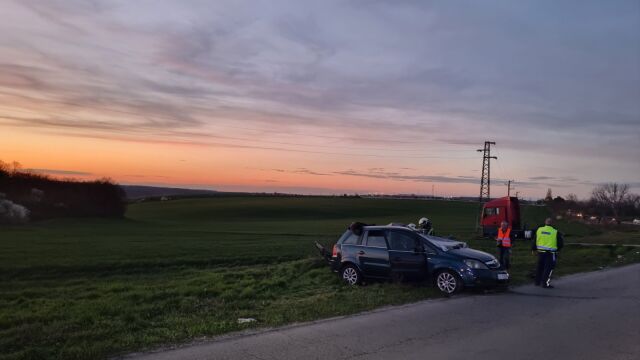 Снимка: Жестока катастрофа на пътя Силистра-Добрич, една жена загина, друга е тежко ранена 