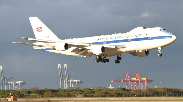 Снимка: Американският „самолет на Страшния съд“ излетя. Кръжи около командния център за ядрени оръжия