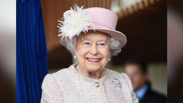 Снимка: Кралица Елизабет II обичала да танцува на Dancing Queen на АББА