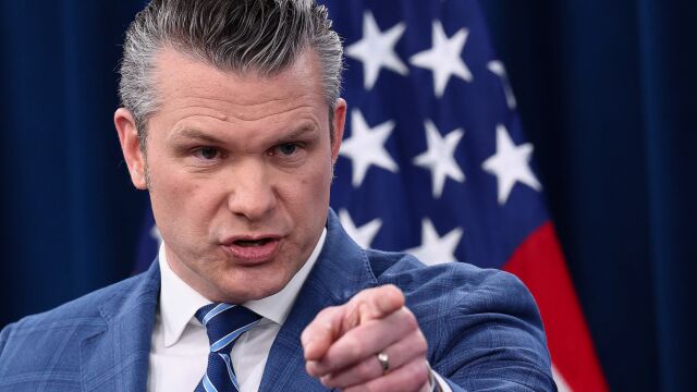 Снимка: „Уж съюзниците на САЩ да си водят записки. Режимът в Иран е нов“