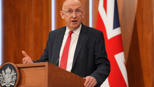 Снимка: Британският военен министър: САЩ са твърдо в НАТО