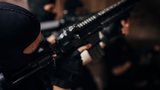 Снимка: Нападатели убиха 7 души при въоръжена атака