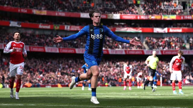 Снимка: Арсенал претърпя великденски шок насред Лондон